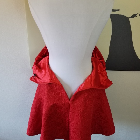 SOLD π« ChiChiLondon Sweetheart Neckline Dress 10 - Picture 5 of 6